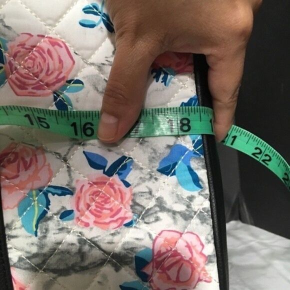 NWT BETSEY JOHNSON FLORAL QUILTED WEEKENDER BAG COTTAGECORE TRAVEL VACATION‎ - Picture 12 of 13